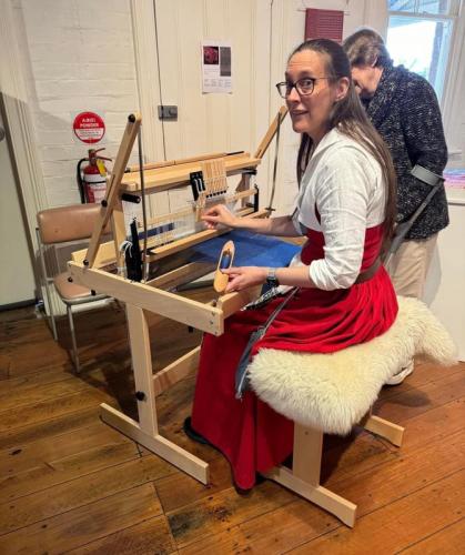 jessica-at-her-loom orig